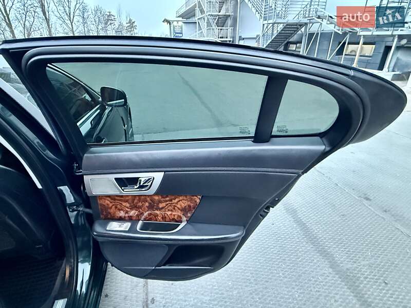 Седан Jaguar XF 2009 в Одессе