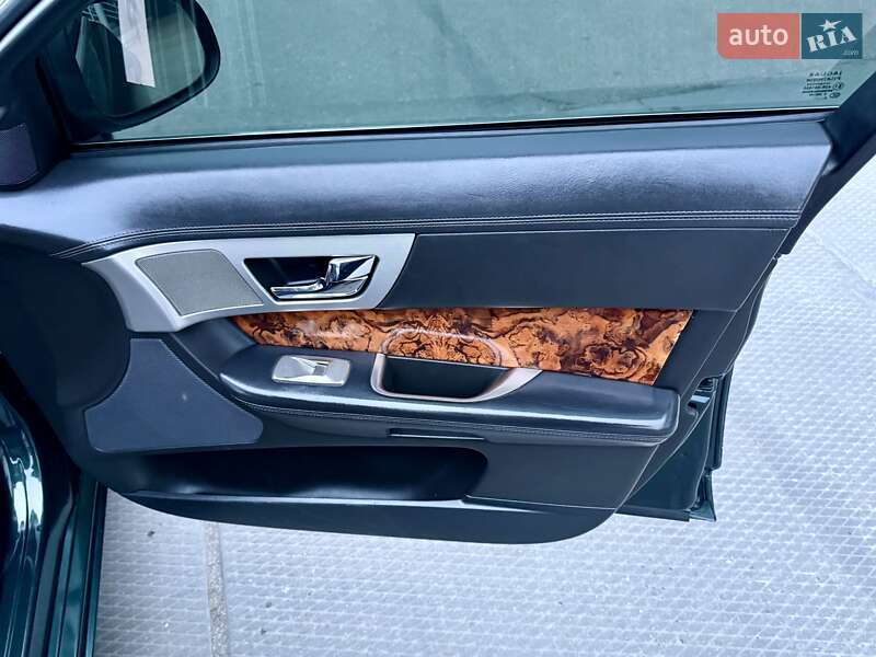 Седан Jaguar XF 2009 в Одессе
