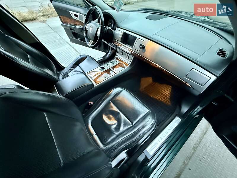 Седан Jaguar XF 2009 в Одессе