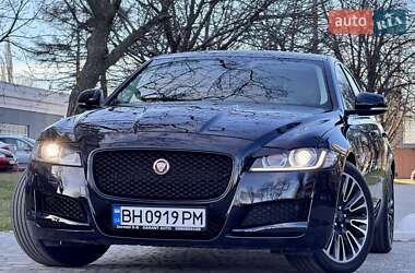 Седан Jaguar XF 2019 в Одесі