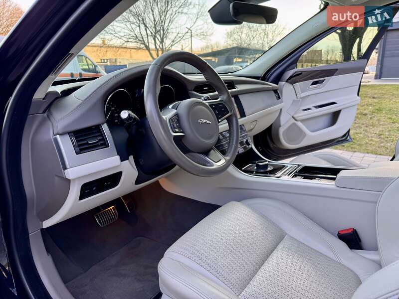 Седан Jaguar XF 2019 в Одессе