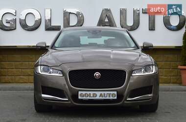 Седан Jaguar XF 2016 в 