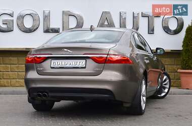 Седан Jaguar XF 2016 в 
