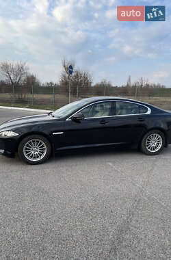 Седан Jaguar XF 2012 в 