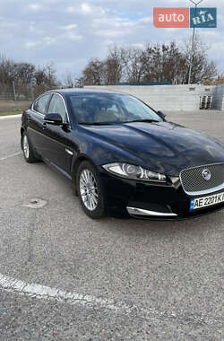 Седан Jaguar XF 2012 в 