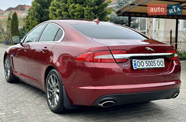 Седан Jaguar XF 2012 в 