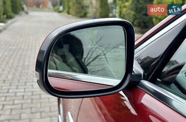 Седан Jaguar XF 2012 в 