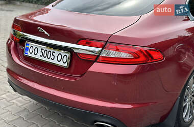 Седан Jaguar XF 2012 в 