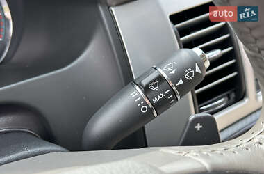 Седан Jaguar XF 2012 в 