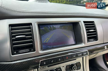 Седан Jaguar XF 2012 в 