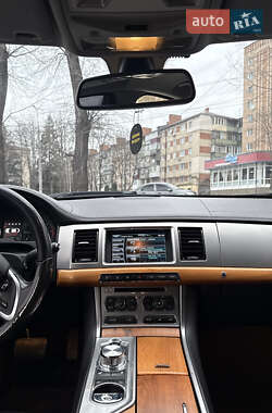 Седан Jaguar XF 2014 в 