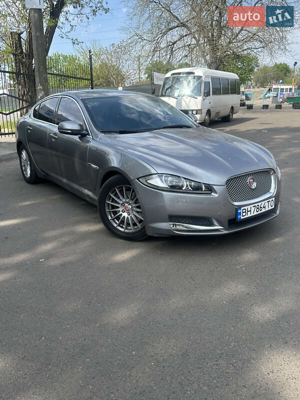 Седан Jaguar XF 2014 в Одесі