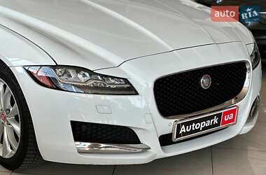 Седан Jaguar XF 2016 в 