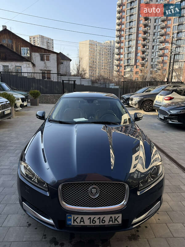 Седан Jaguar XF 2013 в Киеве