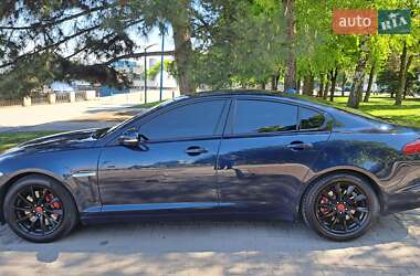 Седан Jaguar XF 2013 в 
