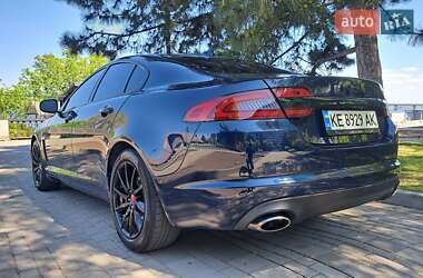 Седан Jaguar XF 2013 в 