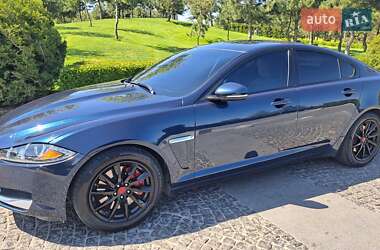 Седан Jaguar XF 2013 в 