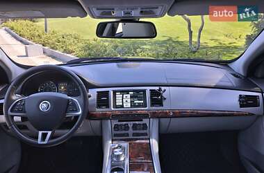 Седан Jaguar XF 2013 в 