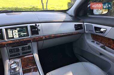 Седан Jaguar XF 2013 в 
