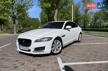 Седан Jaguar XF 2016 в Кропивницькому