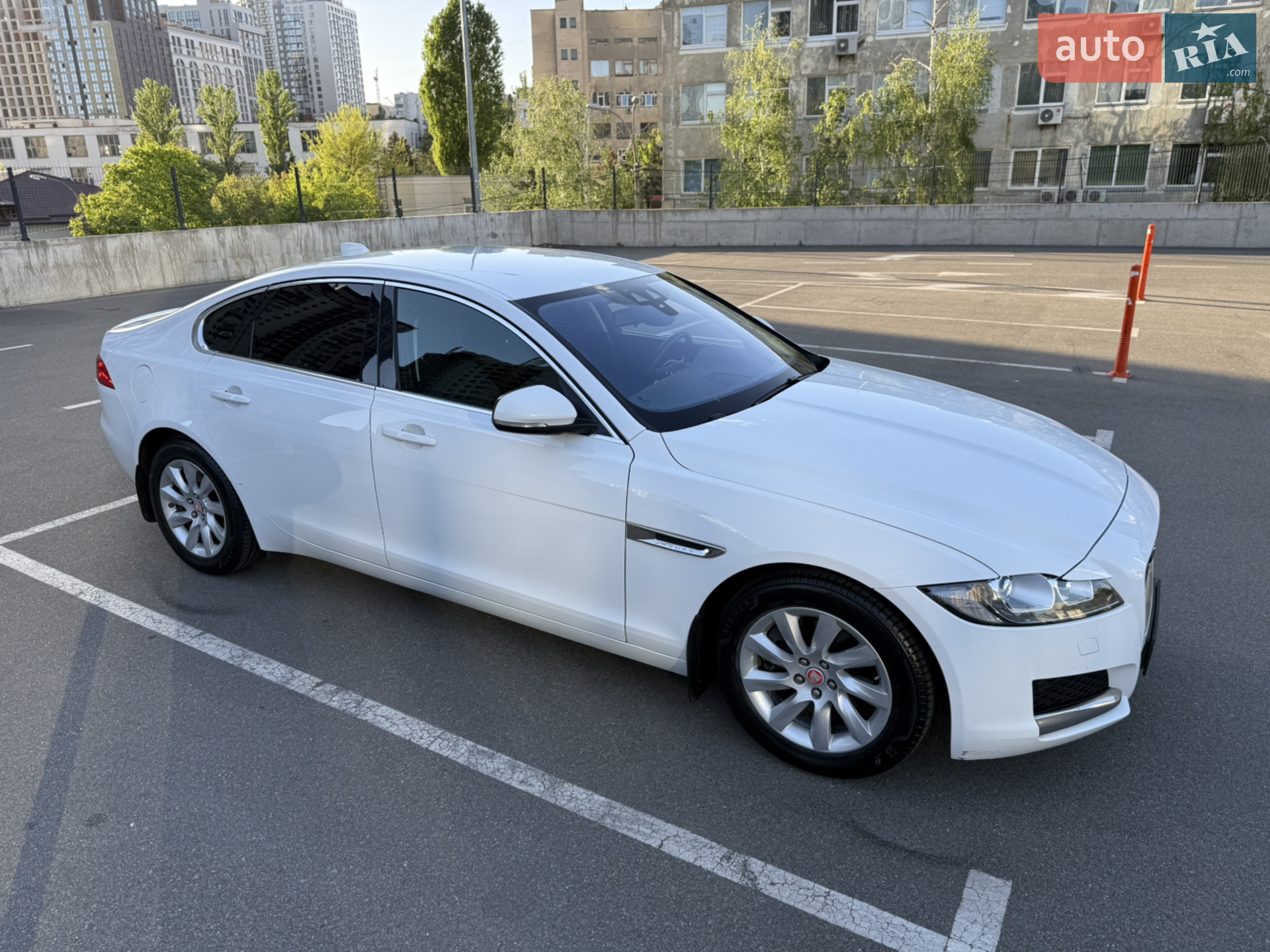 2017 Jaguar XF - мініатюра 5