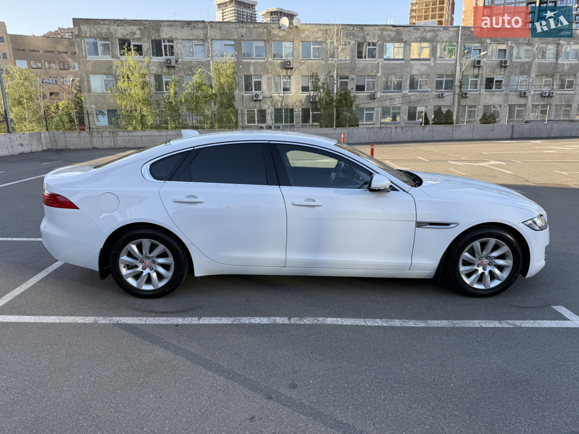 2017 Jaguar XF - мініатюра 6
