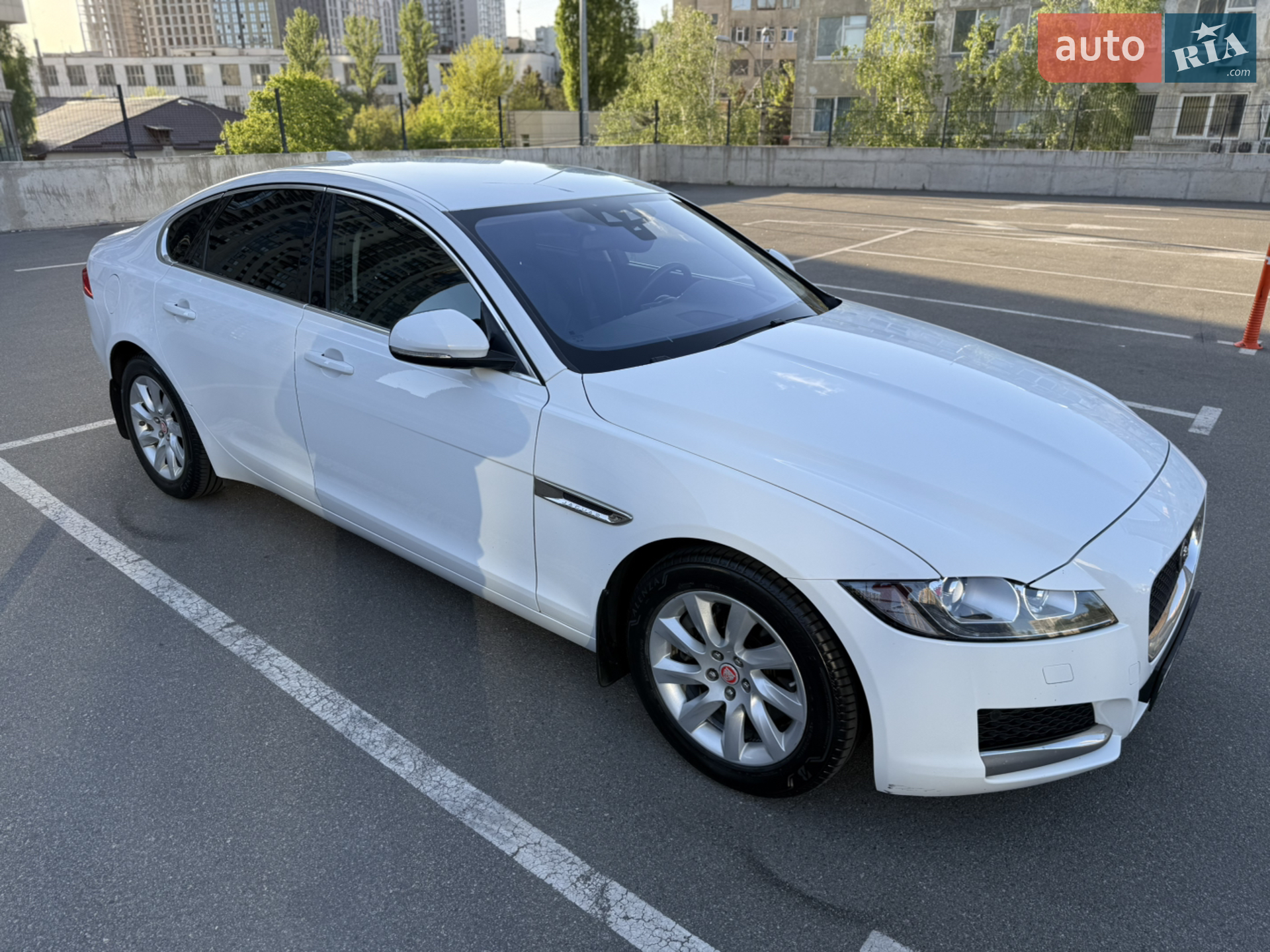 2017 Jaguar XF - мініатюра 4
