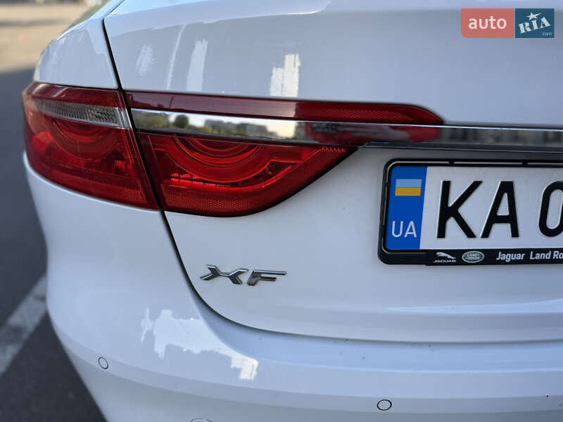 Седан Jaguar XF 2017 в Киеве