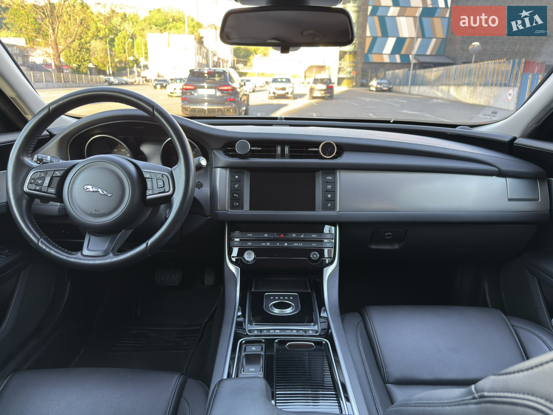2017 Jaguar XF - мініатюра 23