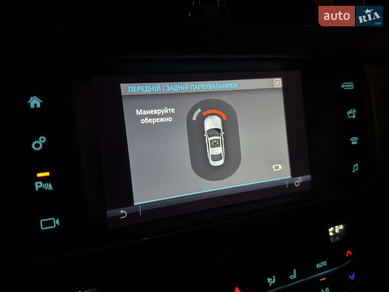 Седан Jaguar XF 2017 в Киеве