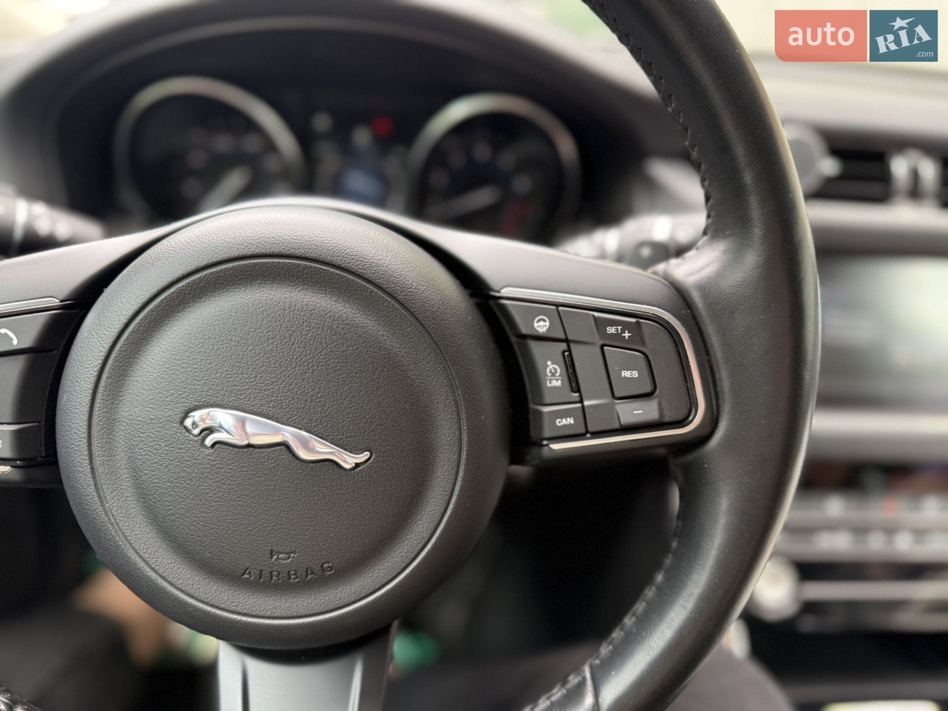 2017 Jaguar XF - мініатюра 33