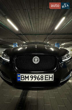 Седан Jaguar XF 2012 в 