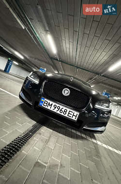 Седан Jaguar XF 2012 в 