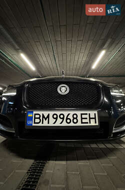 Седан Jaguar XF 2012 в 