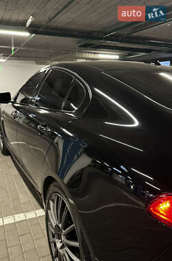 Седан Jaguar XF 2012 в 