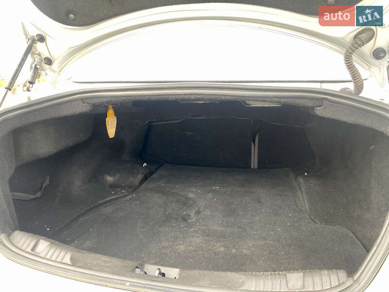 Седан Jaguar XF 2013 в Новояворовске