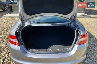 Седан Jaguar XF 2013 в 