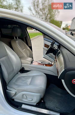 Седан Jaguar XF 2012 в 