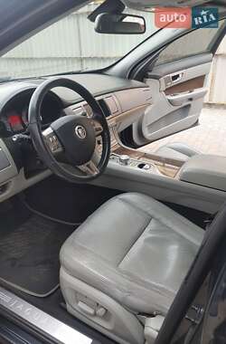 Седан Jaguar XF 2008 в 