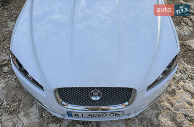 Седан Jaguar XF 2013 в 