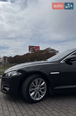 Седан Jaguar XF 2013 в 