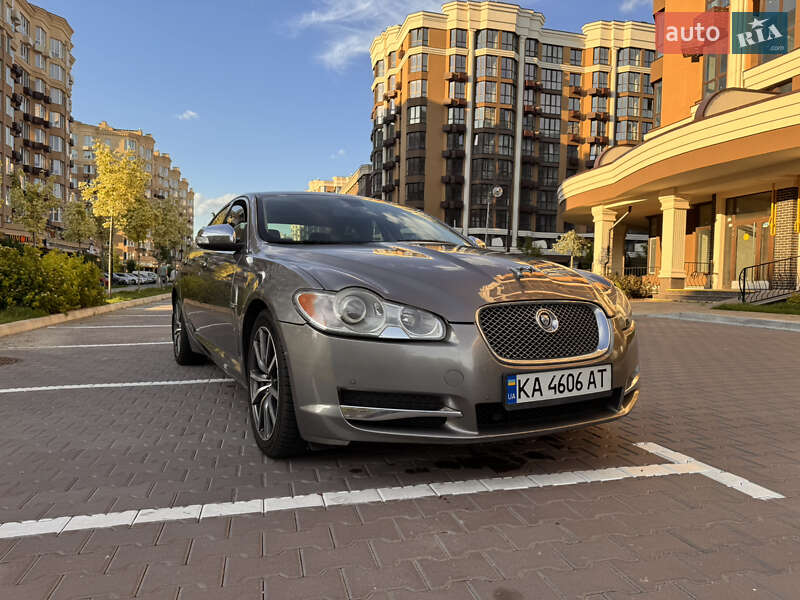 Седан Jaguar XF 2010 в Киеве