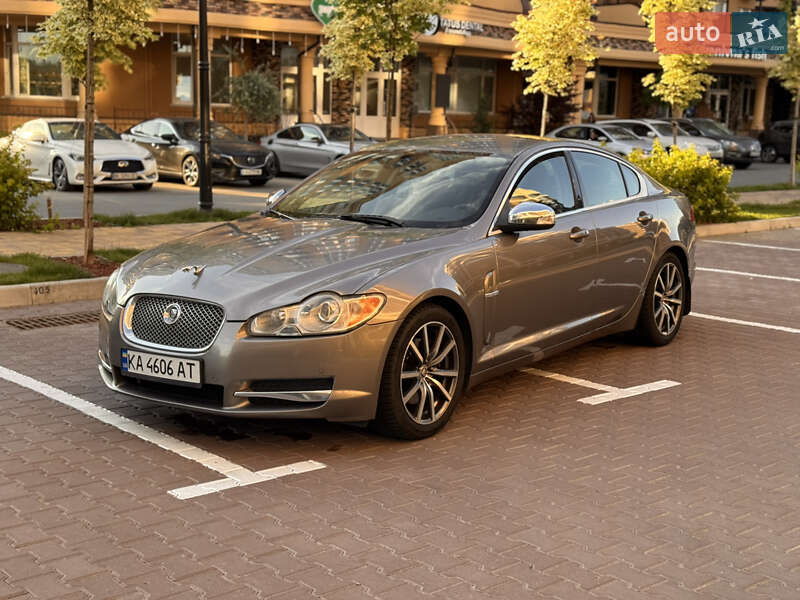 Седан Jaguar XF 2010 в Киеве