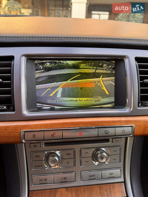Седан Jaguar XF 2010 в Киеве
