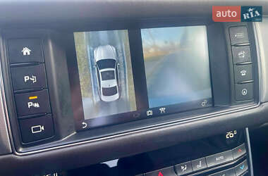 Седан Jaguar XF 2016 в 