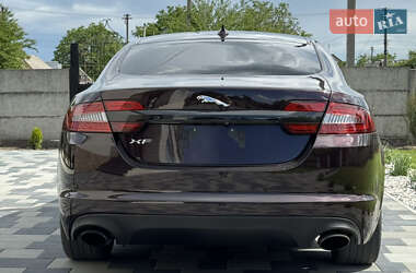 Седан Jaguar XF 2013 в 