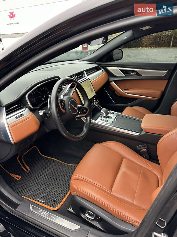 Седан Jaguar XF 2021 в Киеве