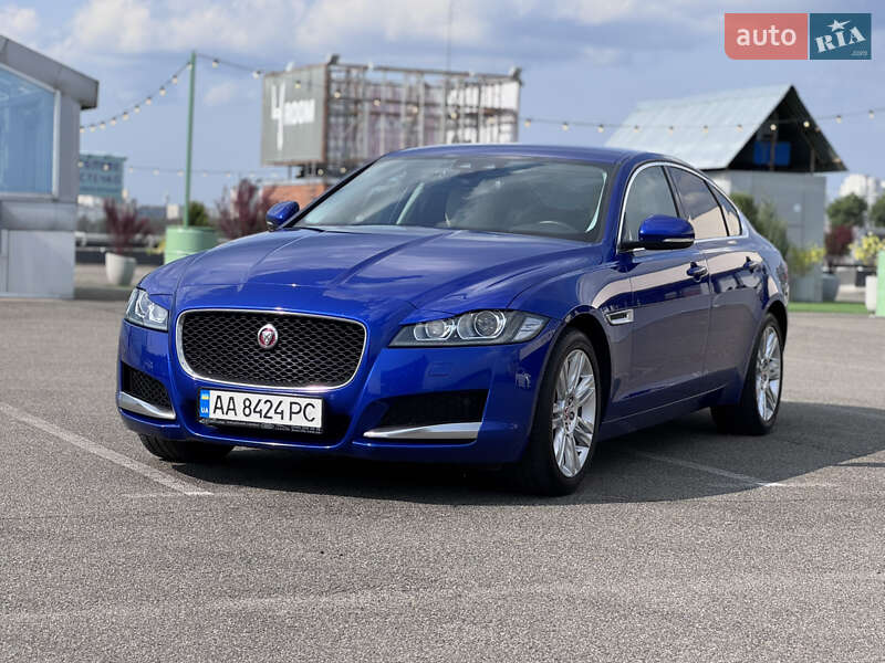 Седан Jaguar XF 2016 в Киеве