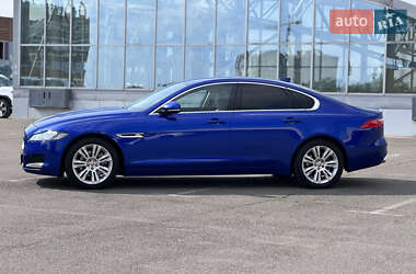 Седан Jaguar XF 2016 в 