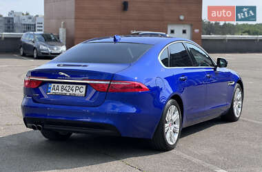 Седан Jaguar XF 2016 в 